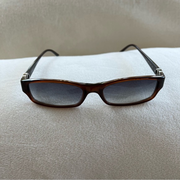 🤍 euc | Chanel | vintage classic sunglasses - Picture 2 of 8